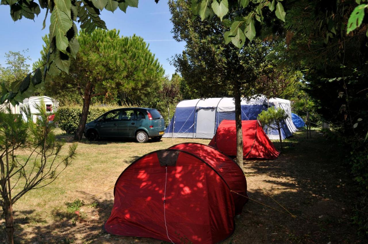 Camping Le Beaulieu Puilboreau Exterior photo